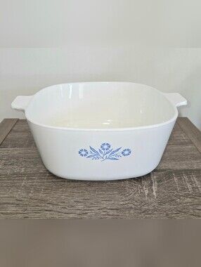Vintage Corning Ware Blue Cornflower P-2 1/2-B Casserole Dish No Lid SEE WEAR.
